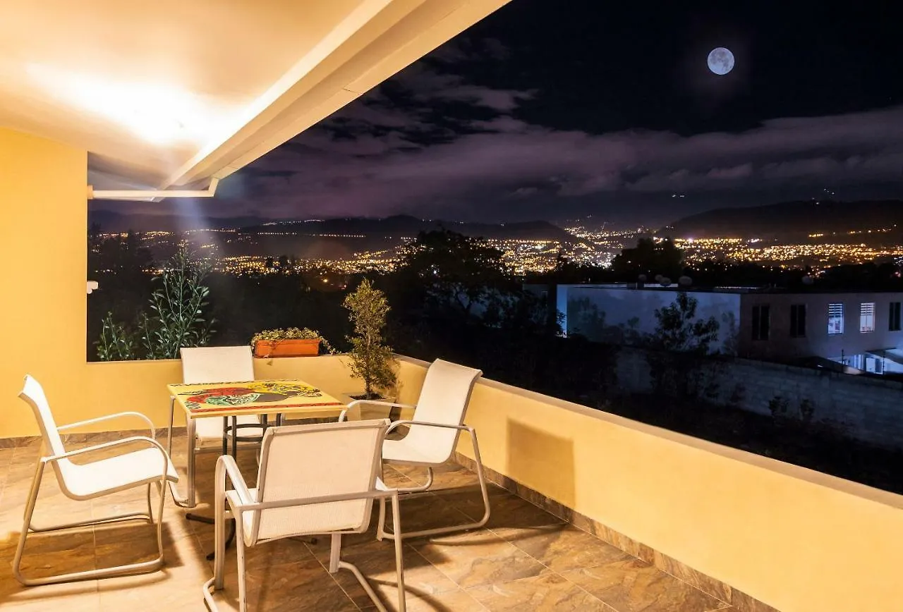 Hotel Casa Sayu Tumbaco 0*,